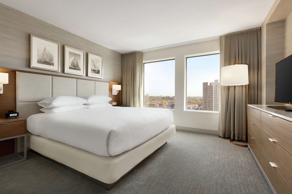 Image of DoubleTree Suites by Hilton Hotel Boston - Cambridge