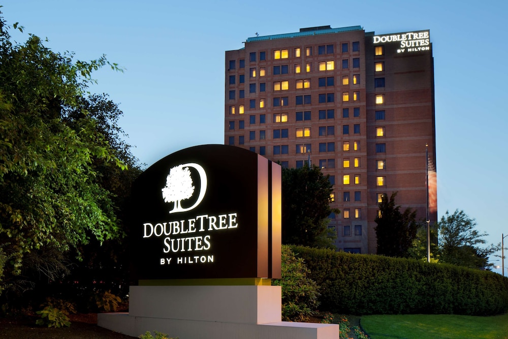 Image of DoubleTree Suites by Hilton Hotel Boston - Cambridge