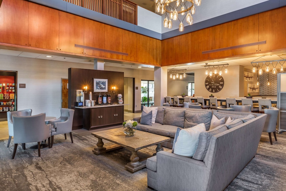 Image of Comfort Inn & Suites Boston Logan