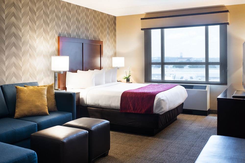 Image of Comfort Inn & Suites Boston Logan