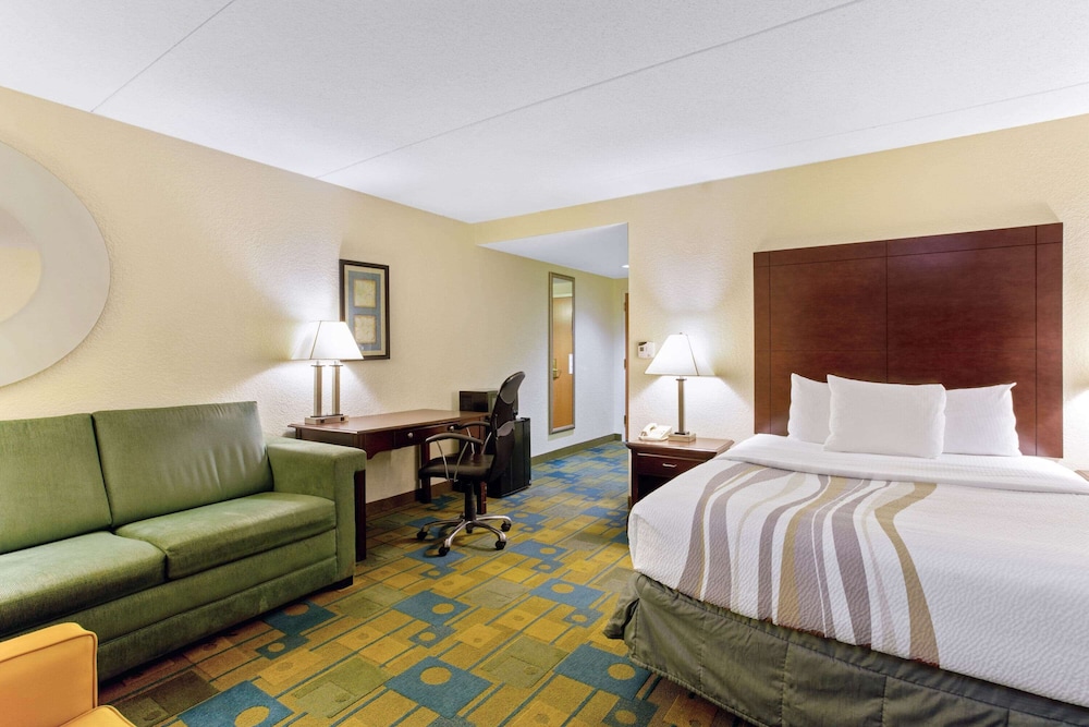 Image of La Quinta Inn & Suites by Wyndham Boston Somerville