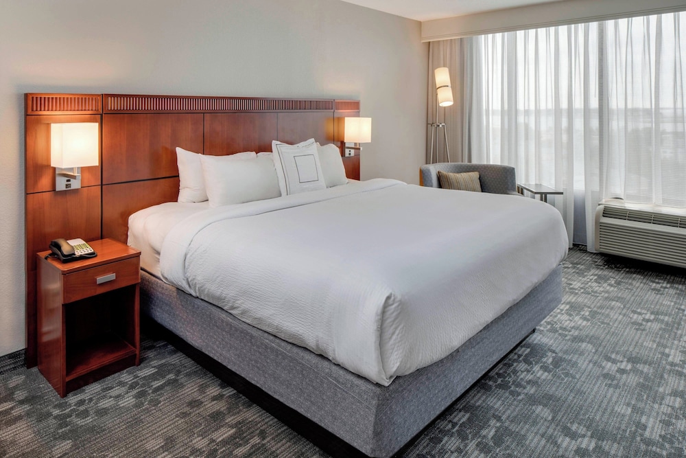Image of Marriott Courtyard Boston Logan Airport
