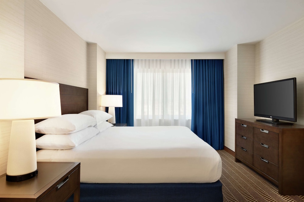 Image of Embassy Suites Boston at Logan Airport