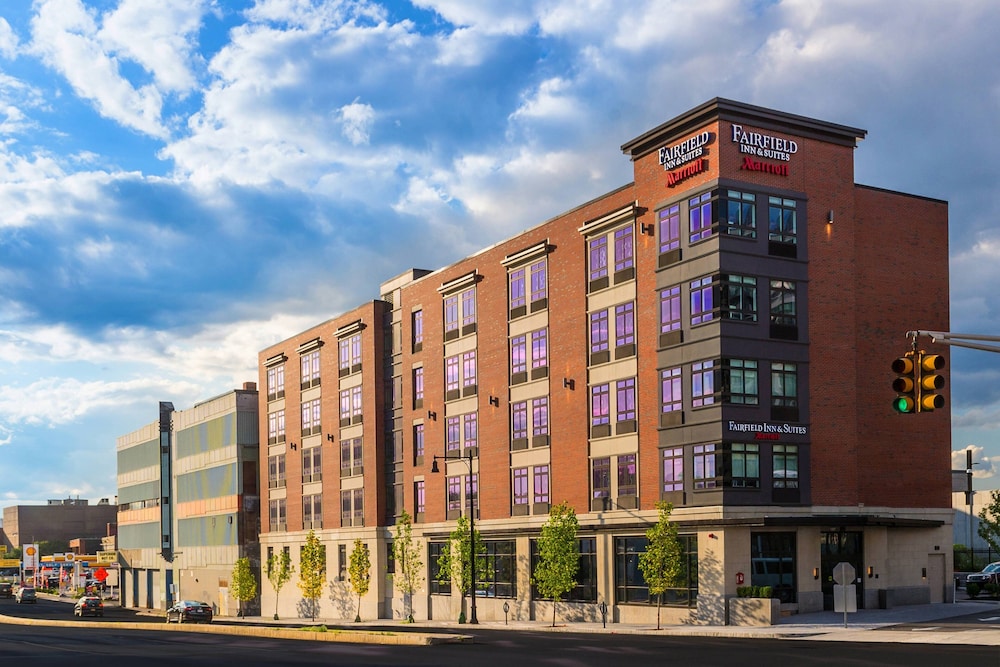Image of Fairfield Inn & Suites Marriott Boston Cambridge