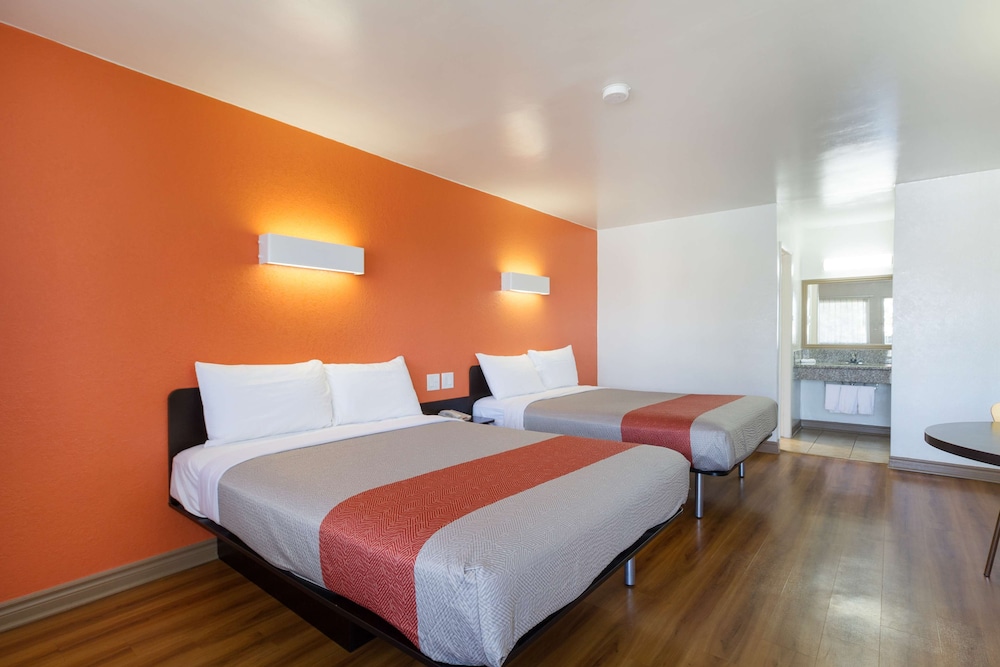 Image of Motel 6 Claremont