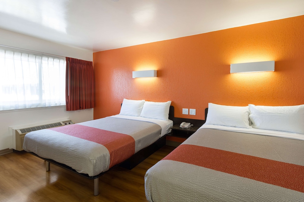 Image of Motel 6 Claremont