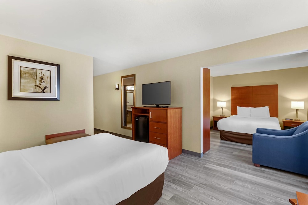 Image of Comfort Inn & Suites