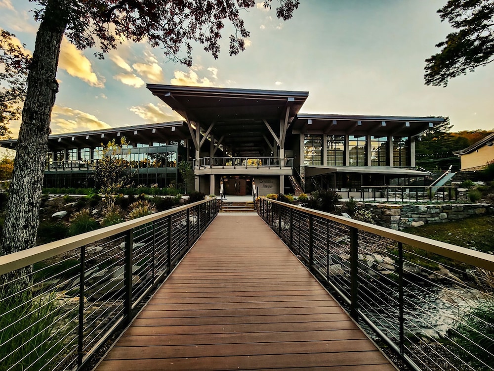 The Bradstan Boutique Hotel