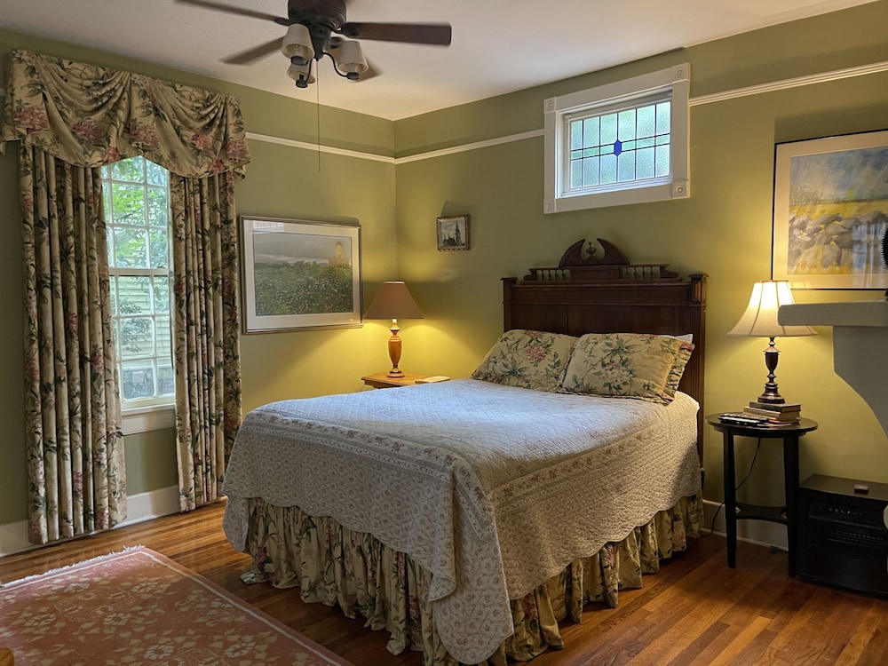 Image of Rothschild Pound House Inn