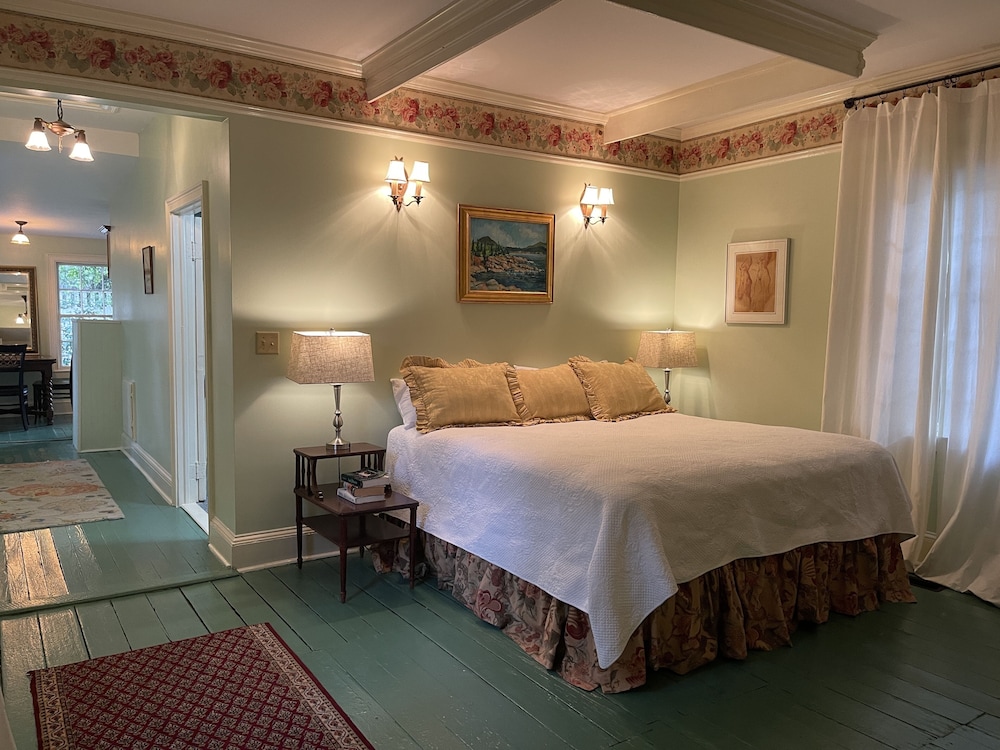 Image of Rothschild Pound House Inn