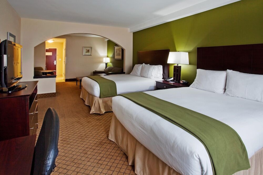 Image of Holiday Inn Express & Suites Columbus Fort Benning