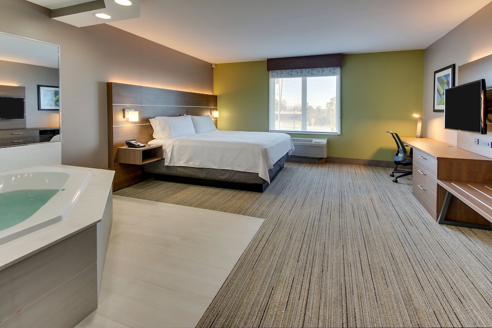 Image of Holiday Inn Express & Suites Columbus Fort Benning