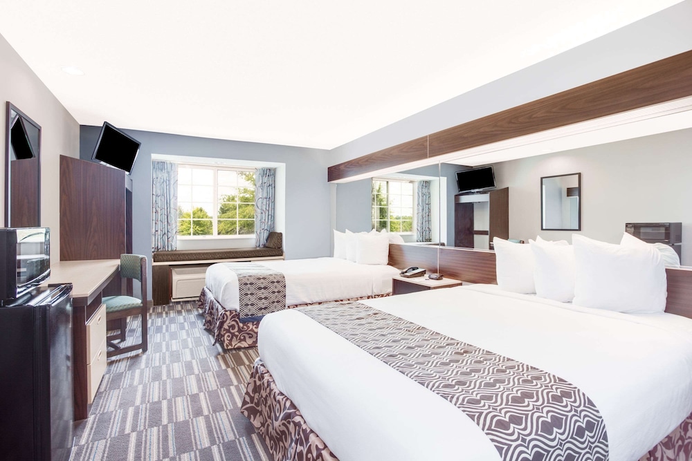 Image of Microtel Inn & Suites by Wyndham Columbus North