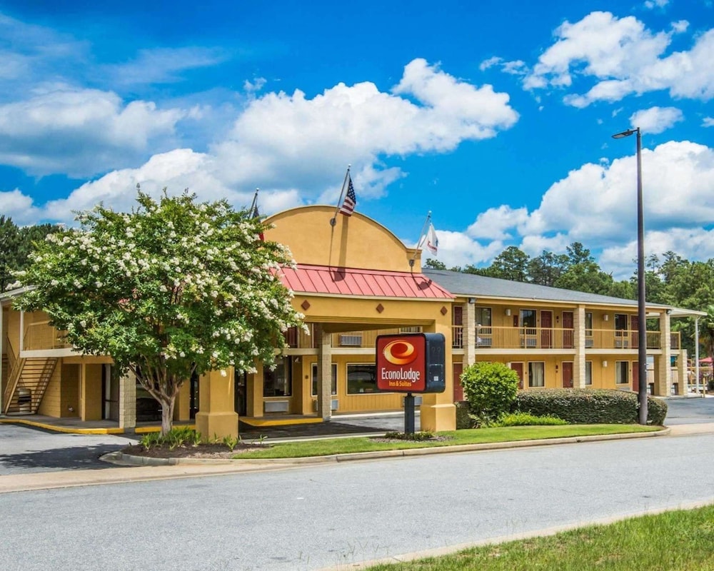 Image of Econo Lodge Inn & Suites at Fort Benning