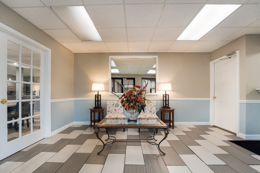 Image of SureStay Hotel by Best Western Downtown Columbus