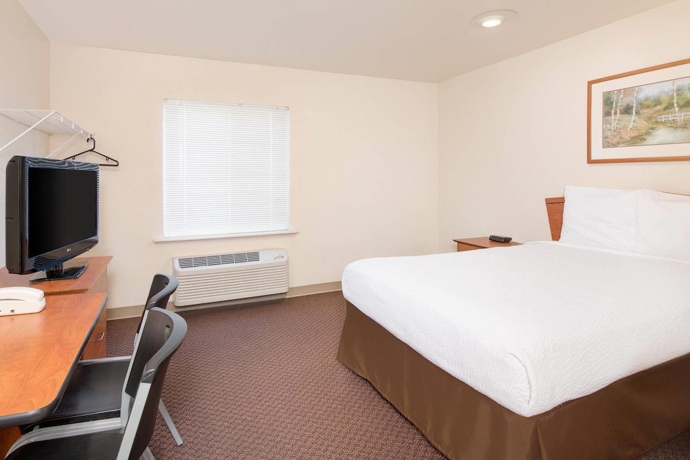 Image of WoodSpring Suites Columbus Fort Benning Bldg. 2