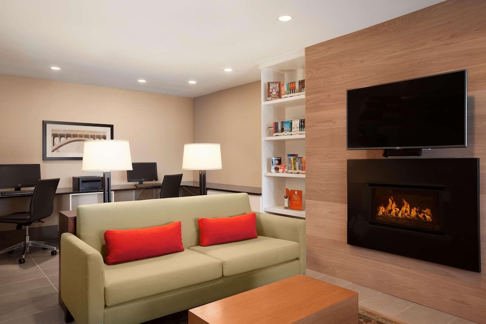 Image of Country Inn & Suites Bozeman