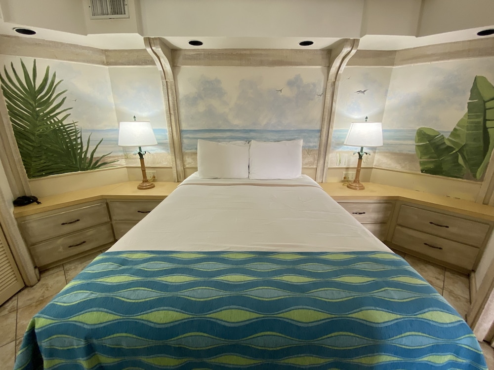 Image of Voyager Beach Club