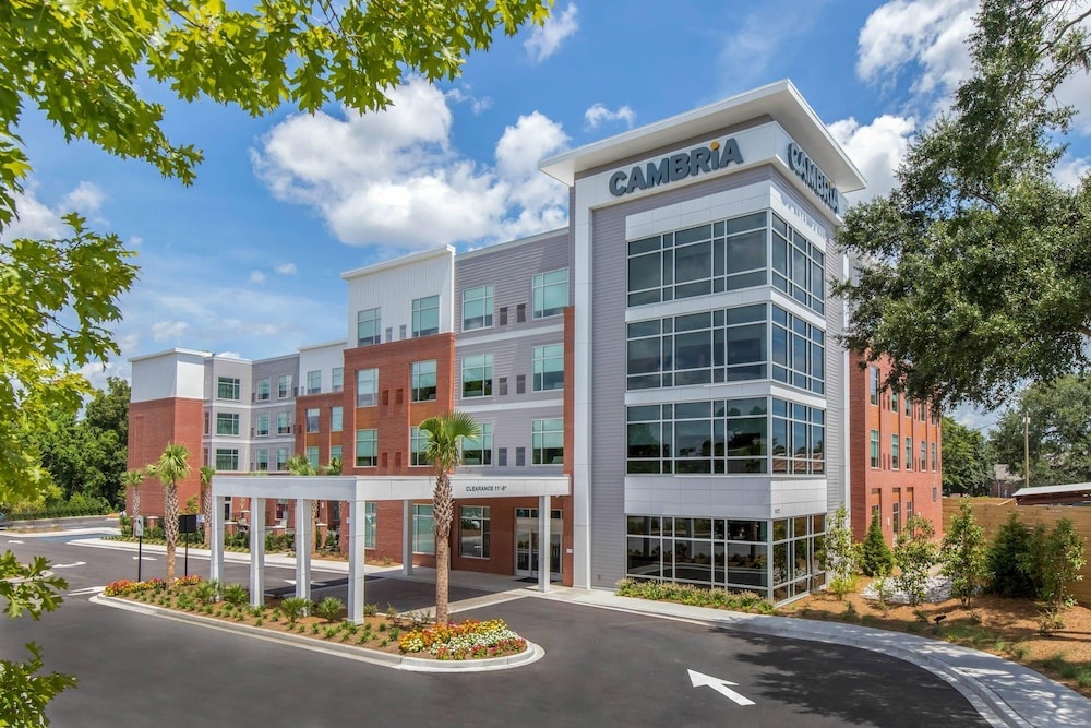 Image of Cambria Hotel & Suites Mt. Pleasant