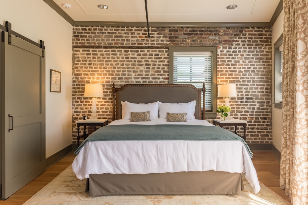 Image of Andrew Pinckney Inn