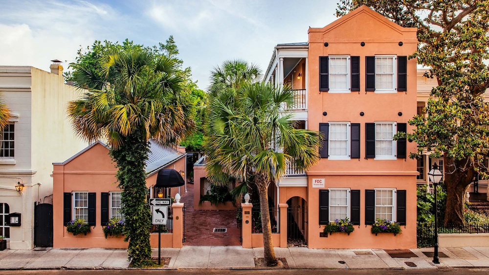 Image of Elliott House Inn