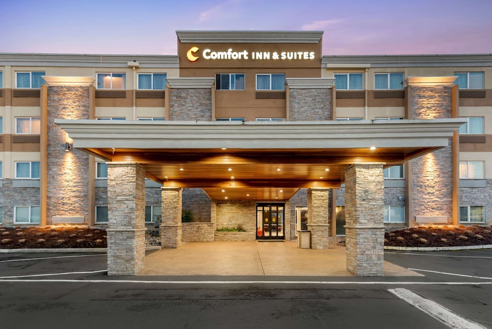 Image of Comfort Inn & Suites – Washington Square