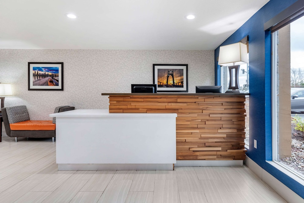 Image of Comfort Inn & Suites – Washington Square