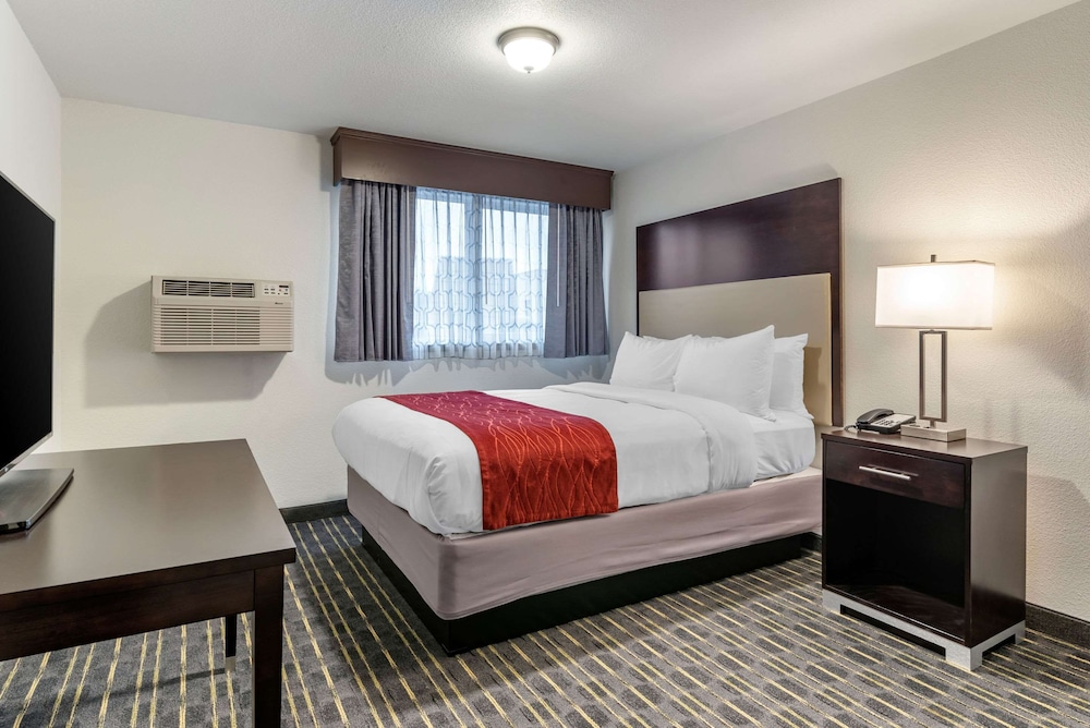 Image of Comfort Inn & Suites – Washington Square