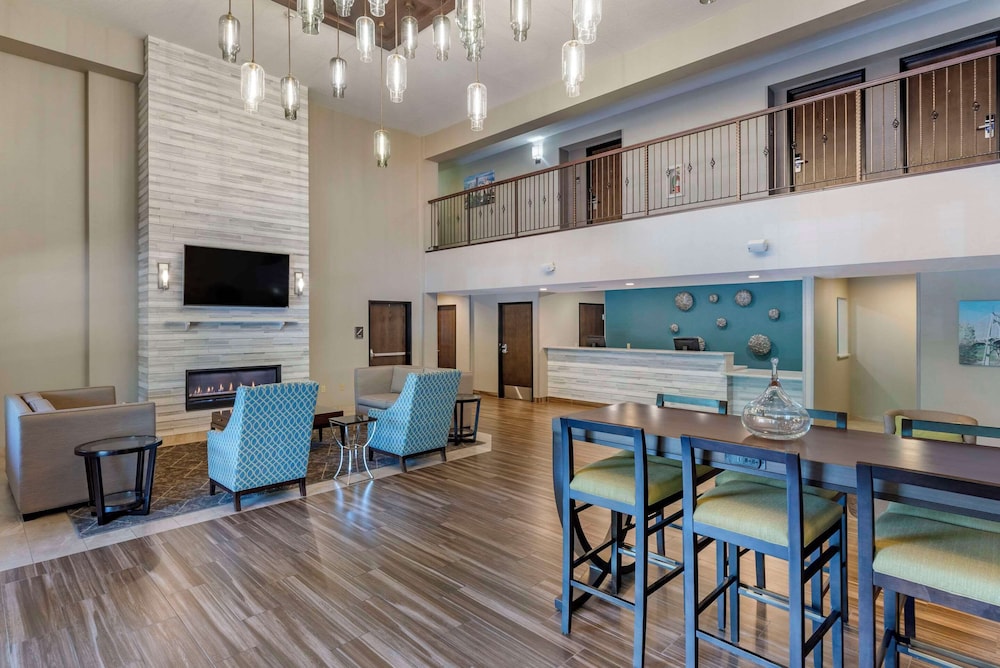 Image of Comfort Inn & Suites Tualatin-Portland South