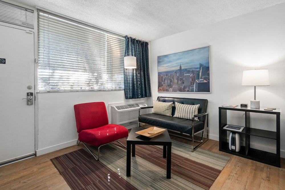 Image of CPD Safe Clean Studio w Free Parking Near Shepherd Center