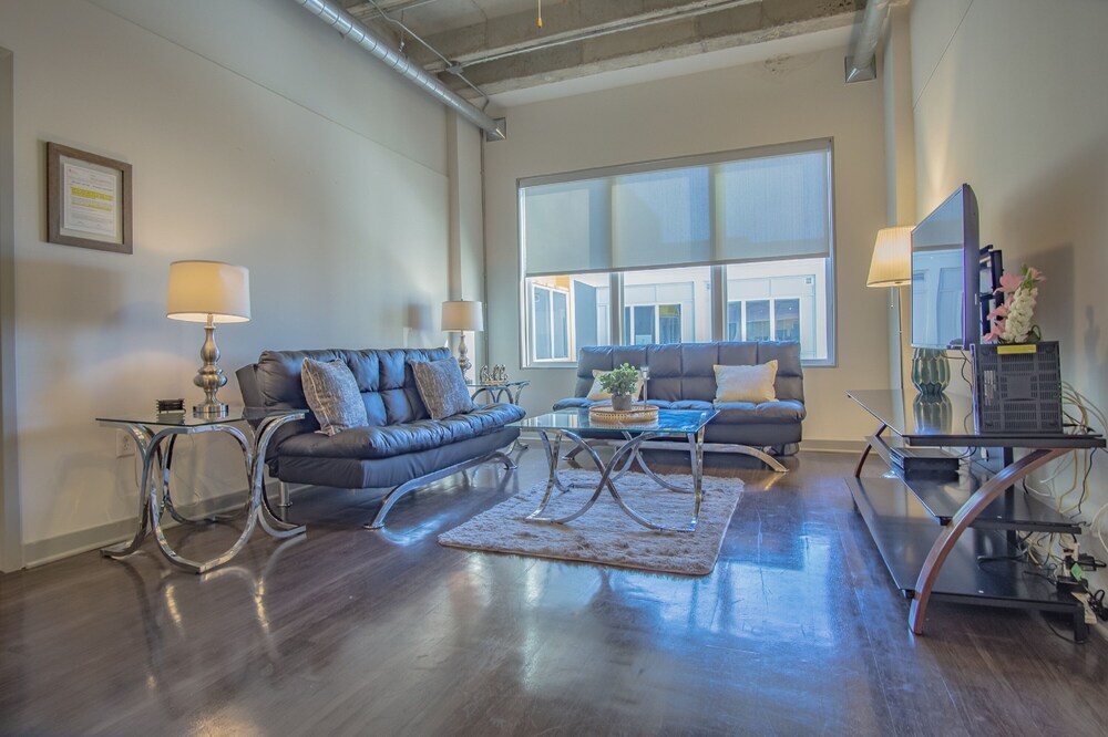 Image of 2br Fully Furnished Apartment - Great Location In Midtown 2 Bedroom Apts by RedAwning