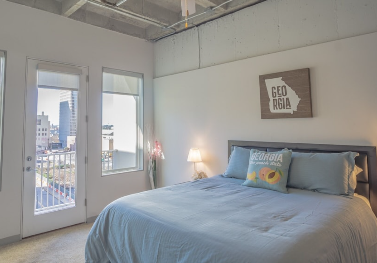 Image of 2br Fully Furnished Apartment - Great Location In Midtown 2 Bedroom Apts by RedAwning
