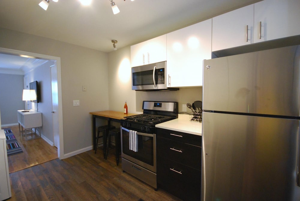 Image of B1bi Clean Cozy Convenient Condo in Buckhead w Free Parking