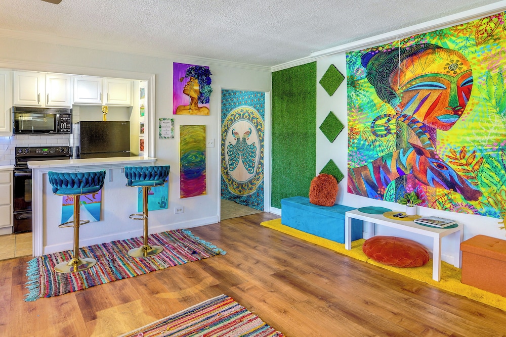 Image of Colorful Atlanta Vacation Rental - Walk to Dtwn!