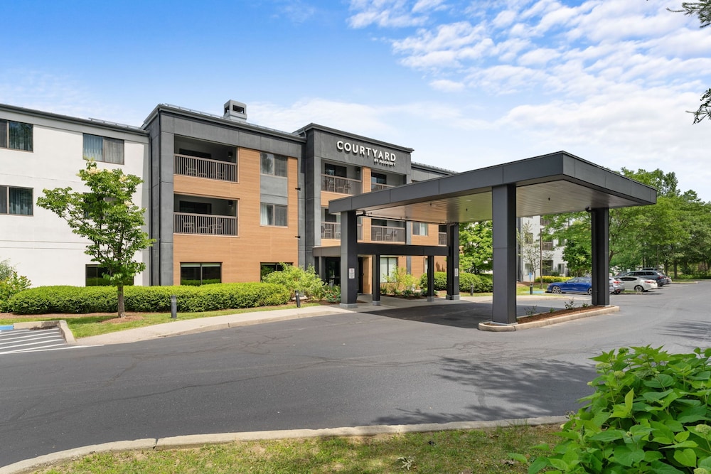Image of Courtyard by Marriott Burlington Williston