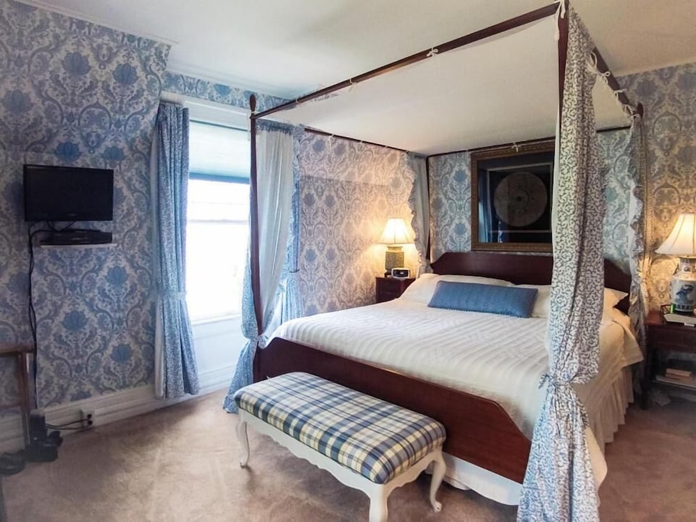 Image of Harbor Knoll Bed and Breakfast