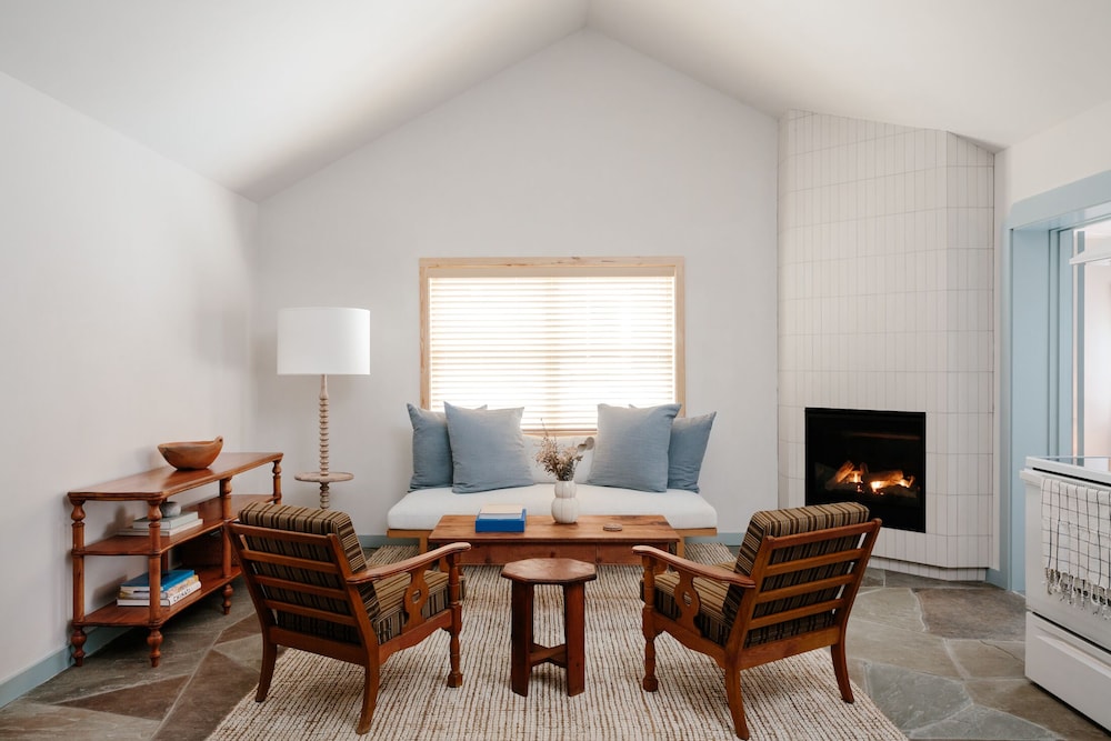 Image of Daunt's Albatross Resort