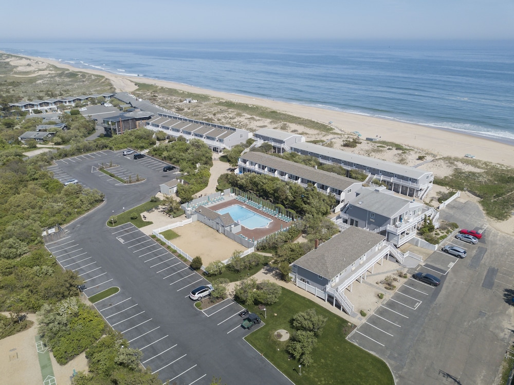 Image of Sea Crest on the Ocean