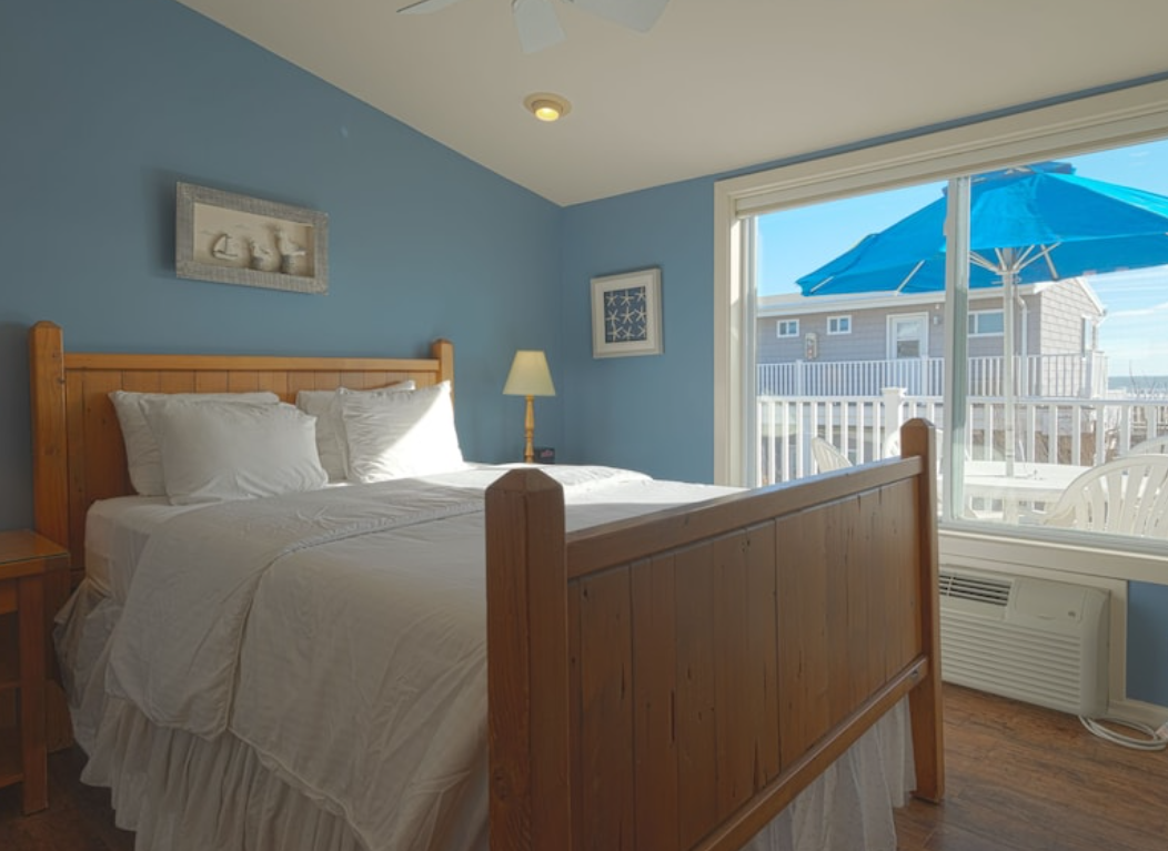 Image of Sea Crest on the Ocean