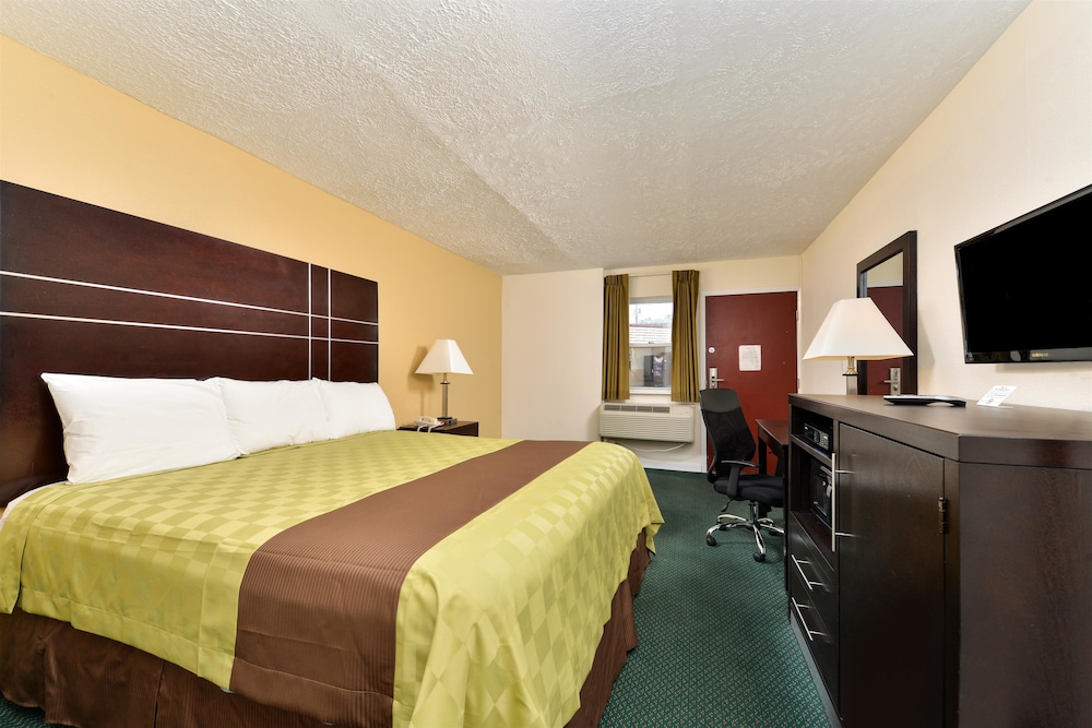 Image of Americas Best Value Inn - Port Jefferson Station