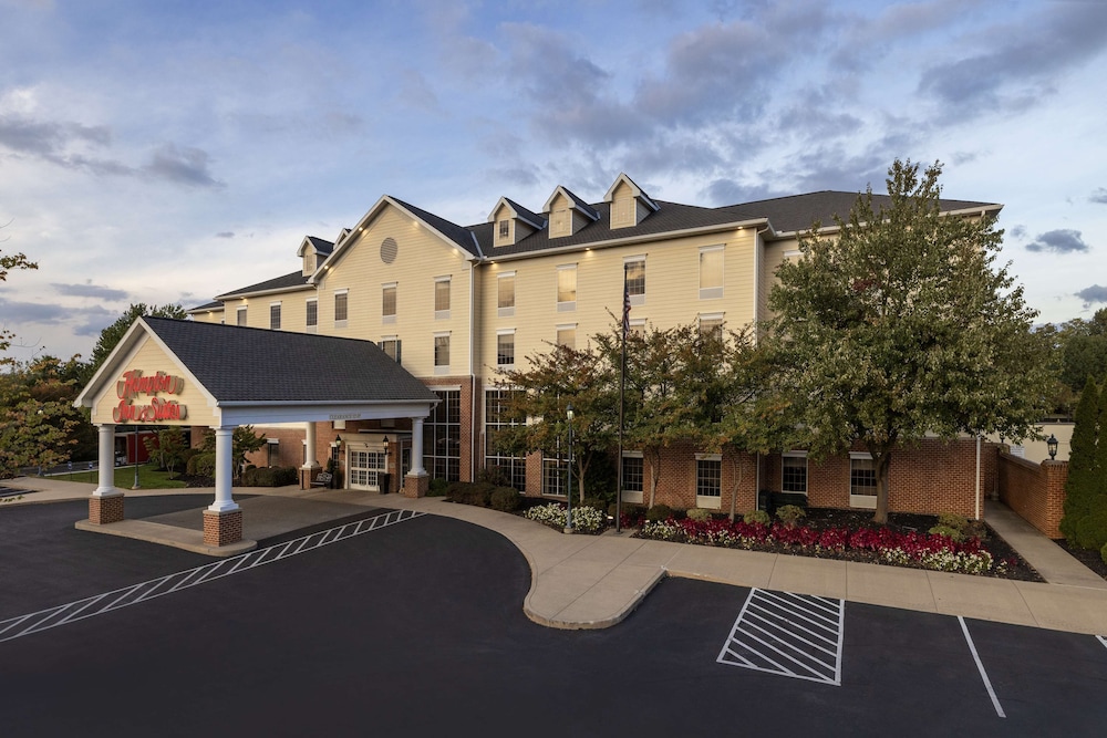 Image of Hampton Inn & Suites at Williamsburg Square