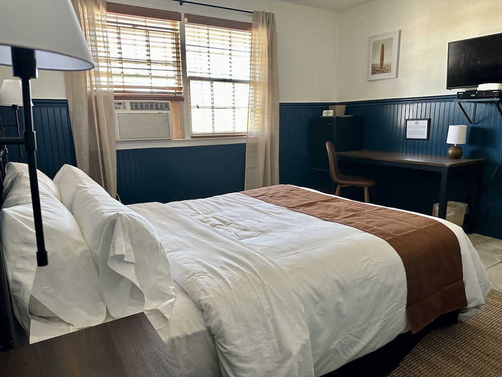 Image of Budget Host Inn