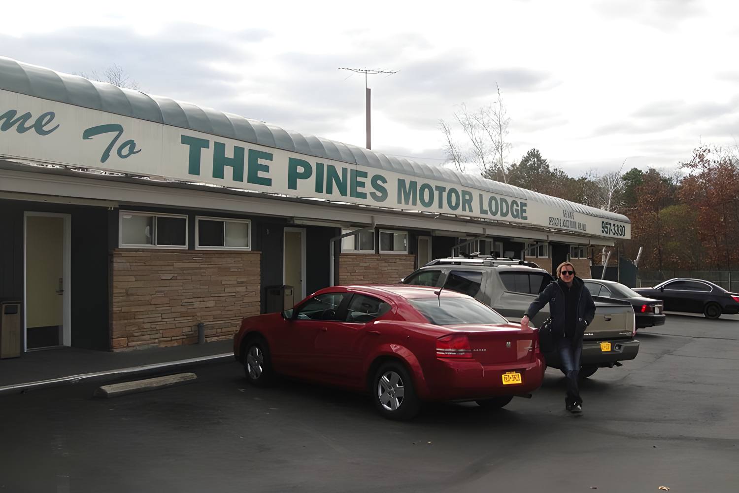 Image of Pines Motor Lodge - Lindenhurst