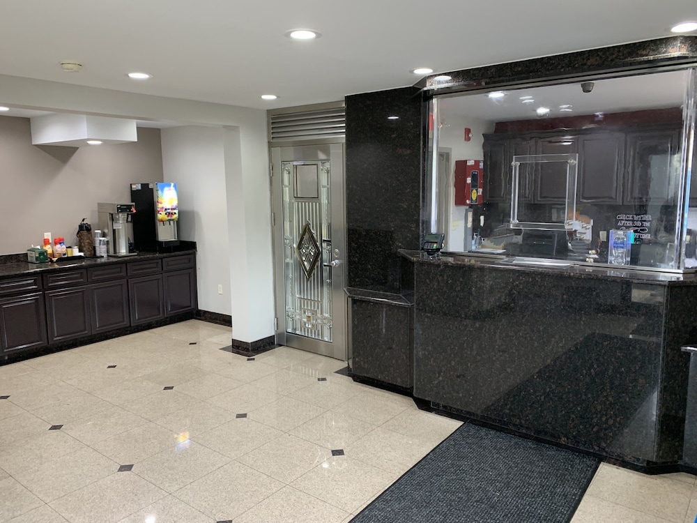 Image of Days Inn - Copaigue