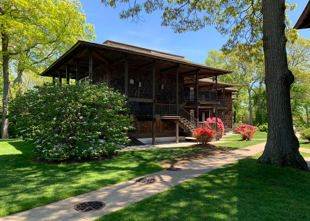 Image of Dering Harbor Inn