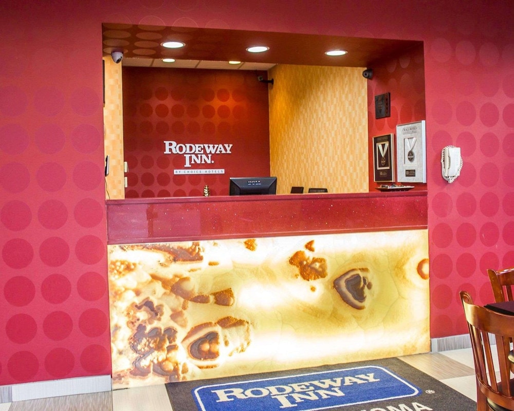 Image of Rodeway Inn MacArthur Airport