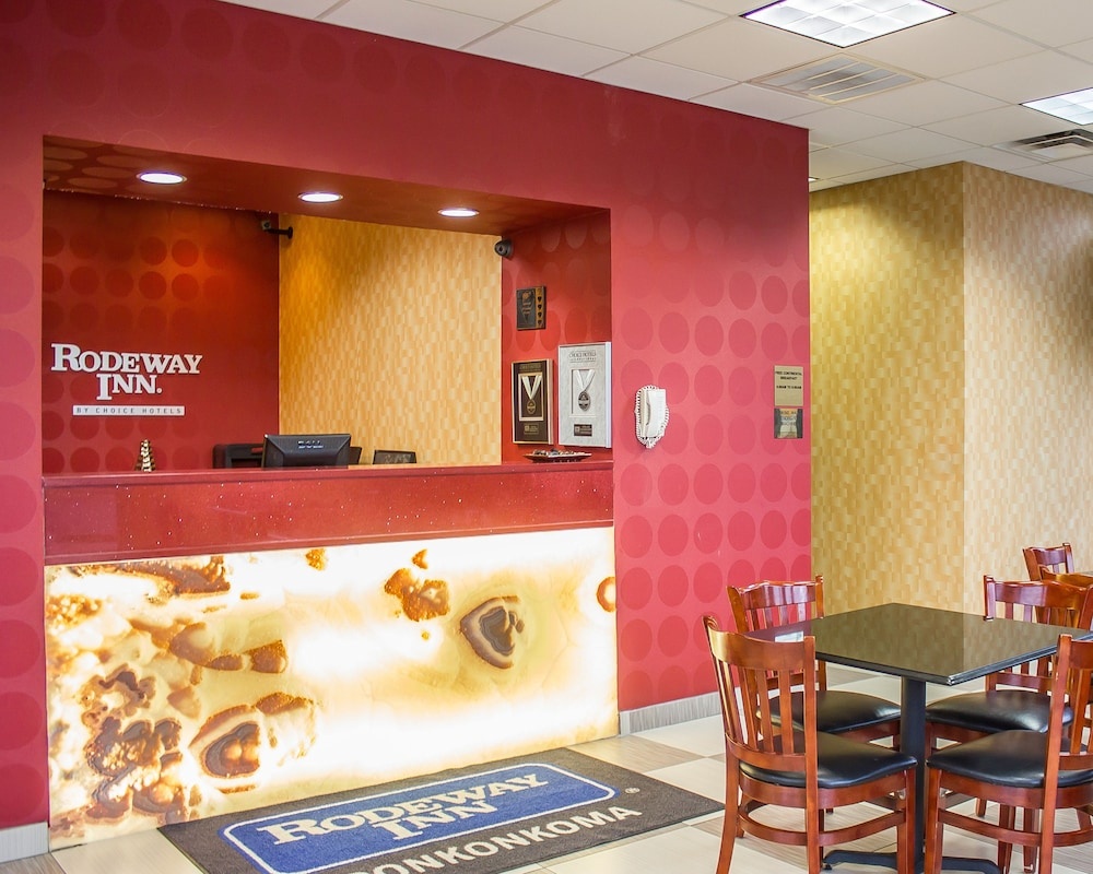 Image of Rodeway Inn MacArthur Airport