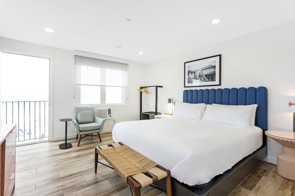 Image of Grove Hotel
