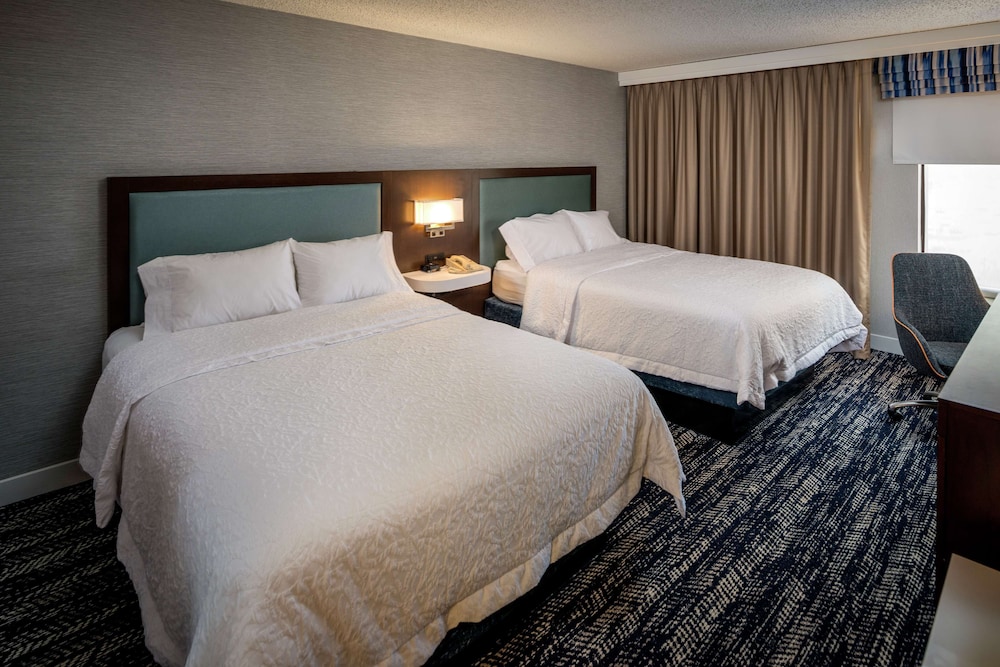Image of Hampton Inn Long Island/Commack