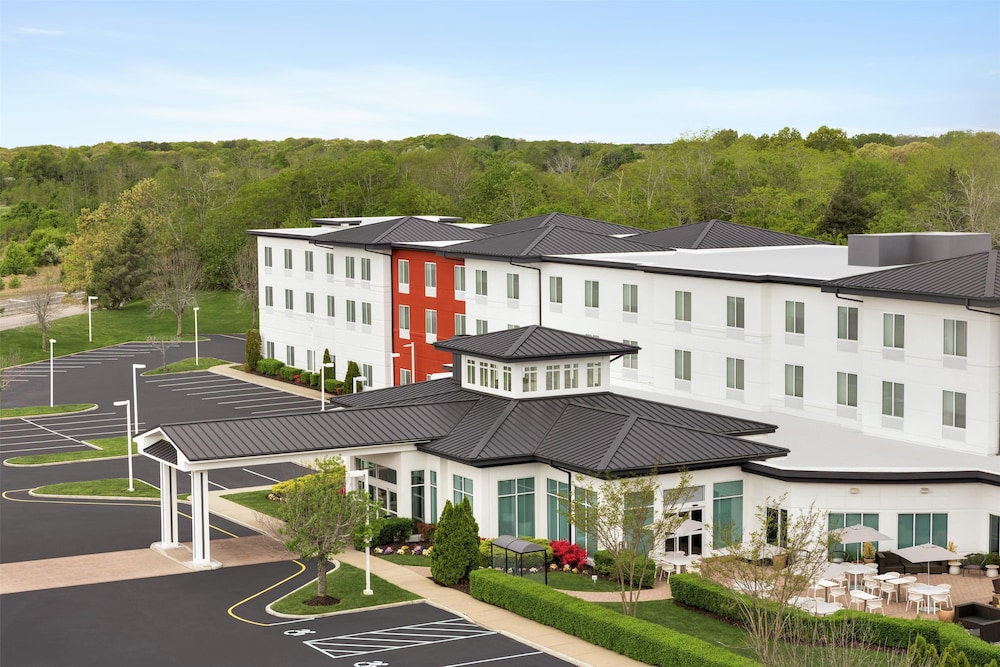 Image of Hilton Garden Inn Riverhead